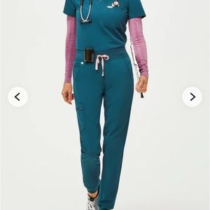 FIGS Joggers + scrub top, Mediums